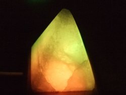 画像2: ★ドイツ展示会★色が変わる！ヒマラヤ岩塩ランプ！！ピラミッド型！